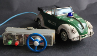 Bandai Volkswagen Beetle Police 1967 Tinmodel with Remote Control (10109)